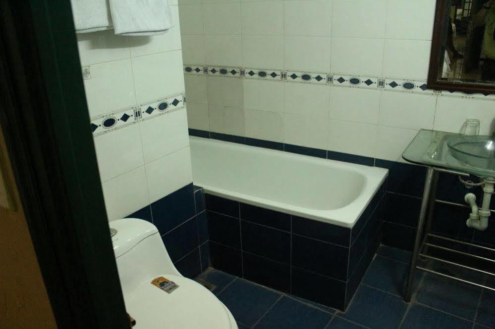 Oyo 376 A Dong Hotel Ανόι Εξωτερικό φωτογραφία